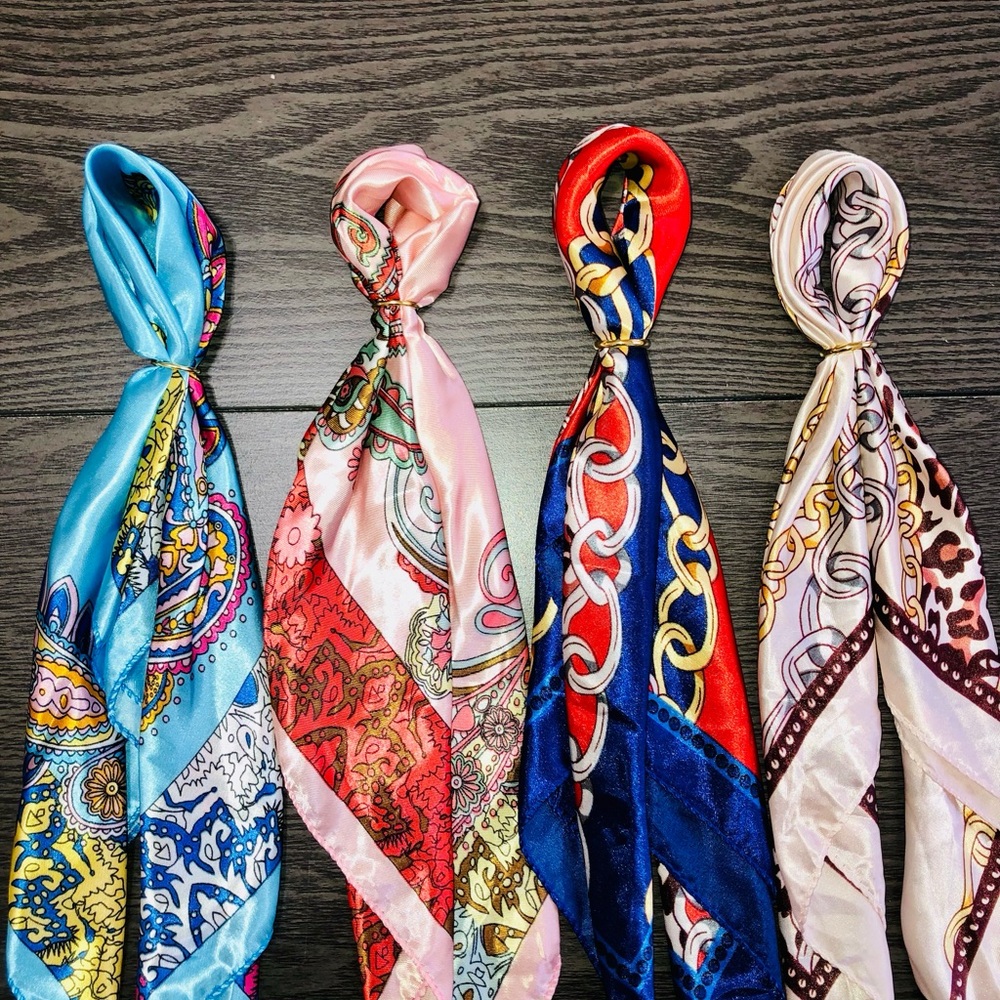 Bag scarf set of 4 with gold ring new